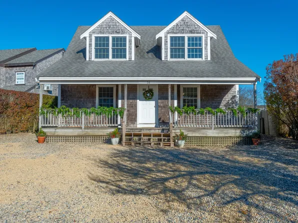 52 Essex Rd, Nantucket, MA 02554