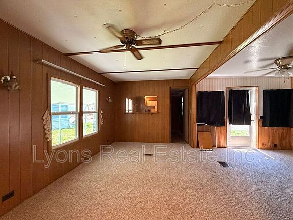 3rd image of 140 Lamplighter Ln