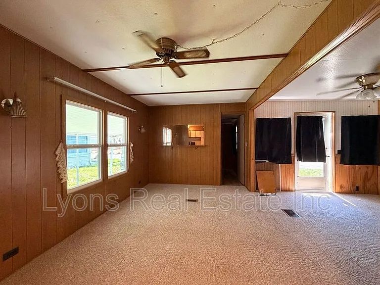 140 Lamplighter Ln — Photo 3