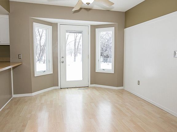 4th image of 8240 Queen Ave N