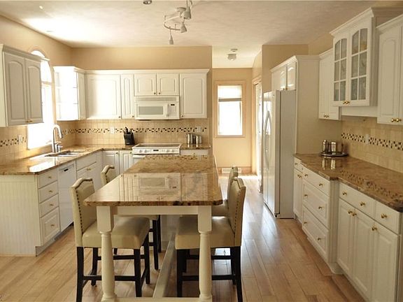 5th image of 5655 Hartshire Dr