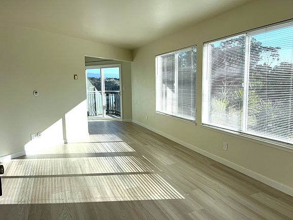 4th image of 304 10th Ave