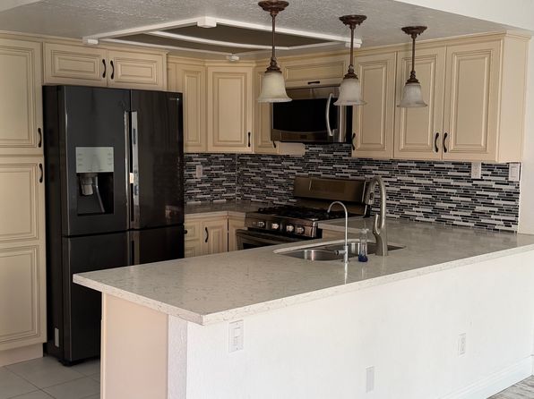 8167 Vineyard Ave Unit 117