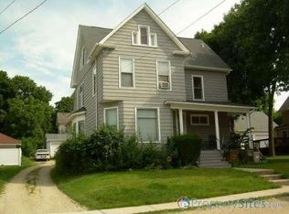210 E Shannon St, Elburn, IL 60119