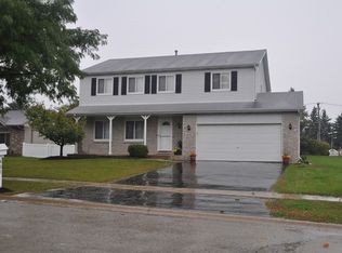 401 Badger Ln, Oswego, IL