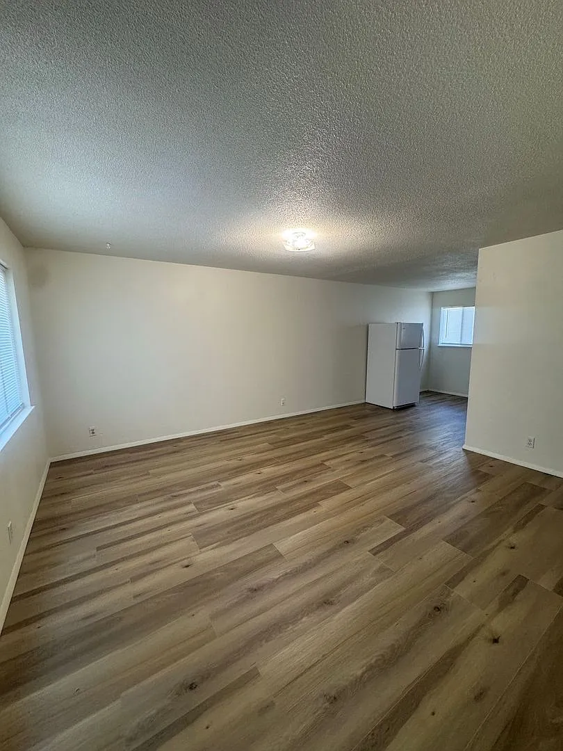 Two Bedroom Upstairs Apartment! — Photo 2