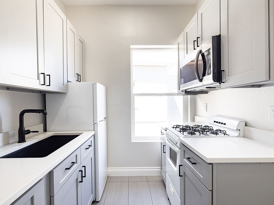 1st image of 1554 Vine St APT 3