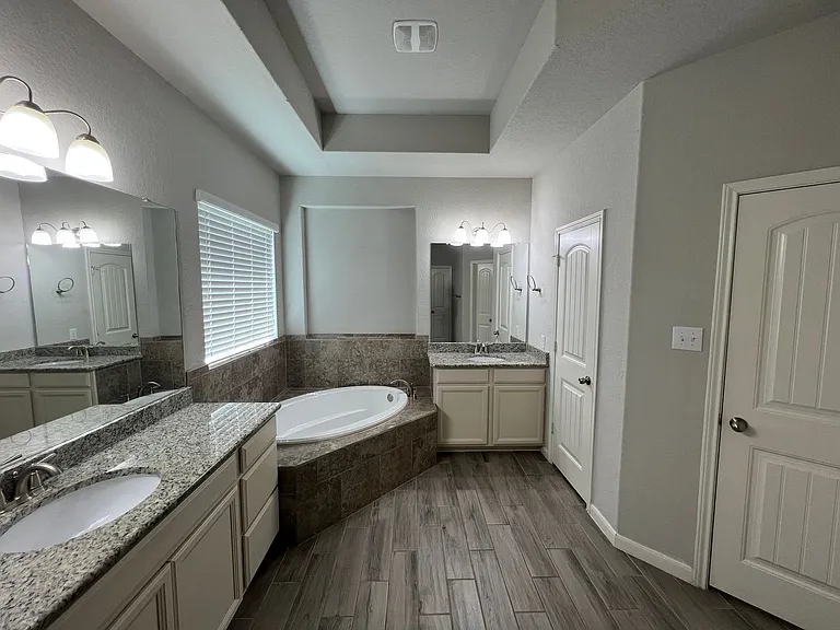 338 Oak Creek Way — Photo 26