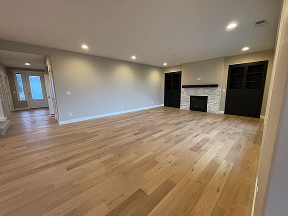 5th image of 23016 Evergreen St