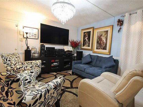 4th image of 9428 S Belfort Cir #111