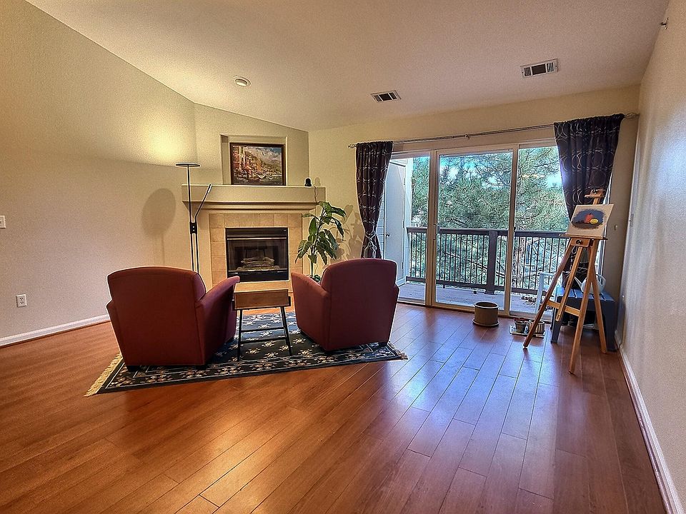 This is one of three pictures of the living room. The living room is BIG. When we lived there we had a lot more furniture in this room and still were able to use it as a workout space.