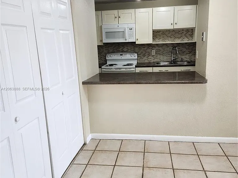 802 NW 87th Ave #312 — Photo 5