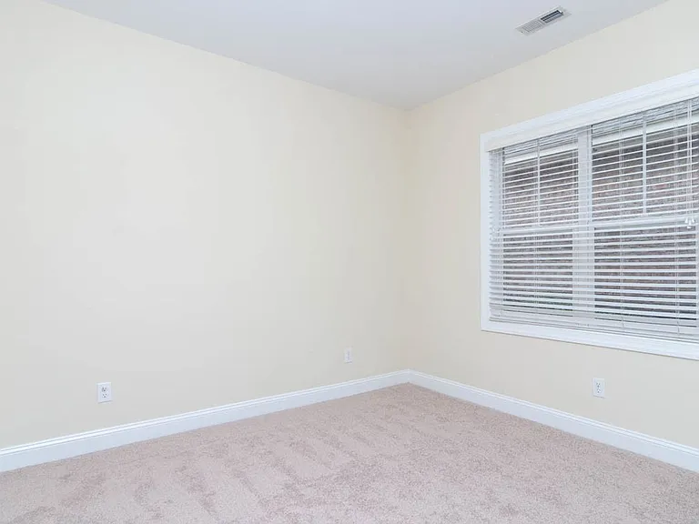 5040 Whitner Dr — Photo 16