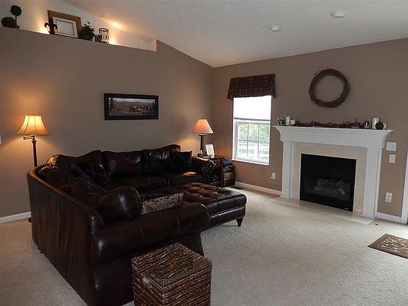4th image of 1056 Weeping Willow Ln