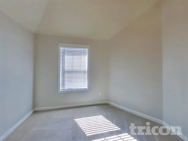 131 Huntsman Dr — Photo 12