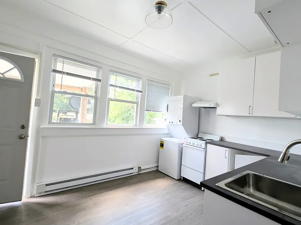 343 W Government Ave #4