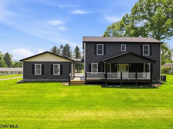 800 Country Club Rd, Fairmont, WV 26554