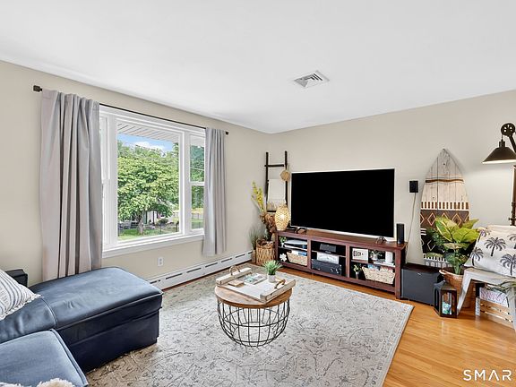 4th image of 14 Claremont Avenue