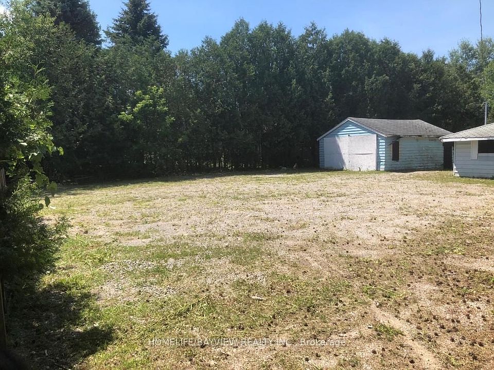 2nd image of 15132 Woodbine Ave