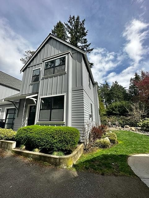 1st image of 605 Twitchitaw Ct NE #605