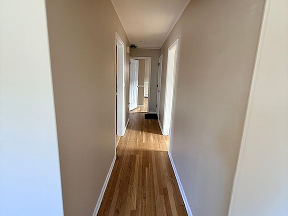 3rd image of 6 Evelyn Ct Floor 1
