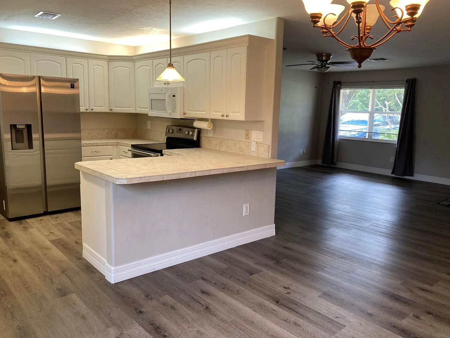4 bed, 1986 sqft, $3,200 — Photo 2