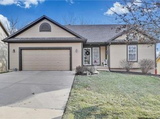 1747 N Sunset St, Olathe, KS 66061