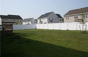 3rd image of 1937 Spain Ln