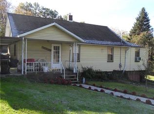 749 Wildlife Lodge Rd, New Kensington, PA 15068