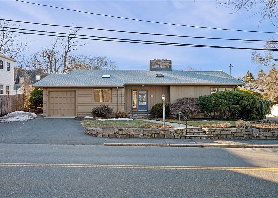 1st image of 315 Puritan Rd