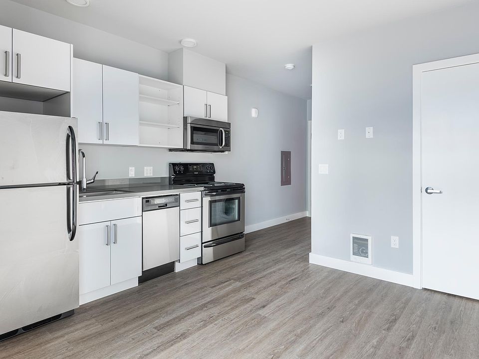 2nd image of 215 Boylston Ave E Unit 501