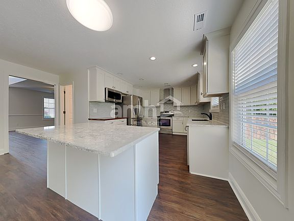 4th image of 2937 John Andrew Ln