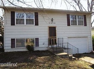 3830 SW Atwood Ter, Topeka, KS 66610