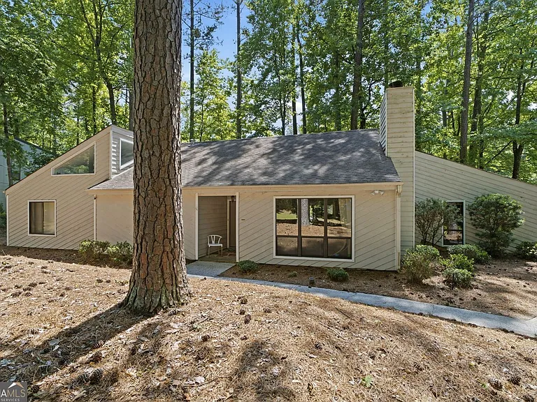 505 Summerhill Pl — Photo 1