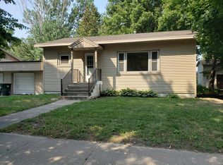 300 Lynn Rd SW, Hutchinson, MN 55350