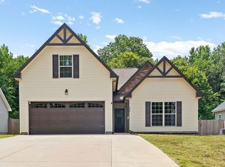 496 Hawkins Rd, Clarksville, TN 37040