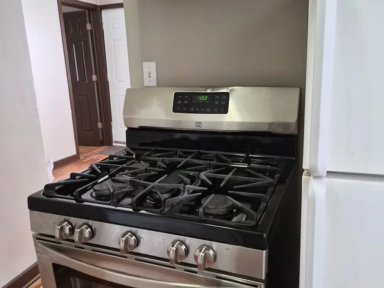 3635 W Montrose Ave #1R — Photo 1