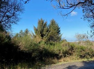 6777 Spring St, Fields Landing, CA 95537