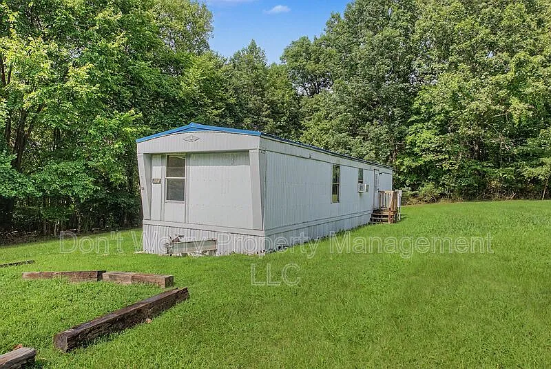 2 bed, 1.0 bath, 700 sqft, $1,100 — Photo 2