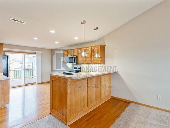 3rd image of 425 Wright Rd