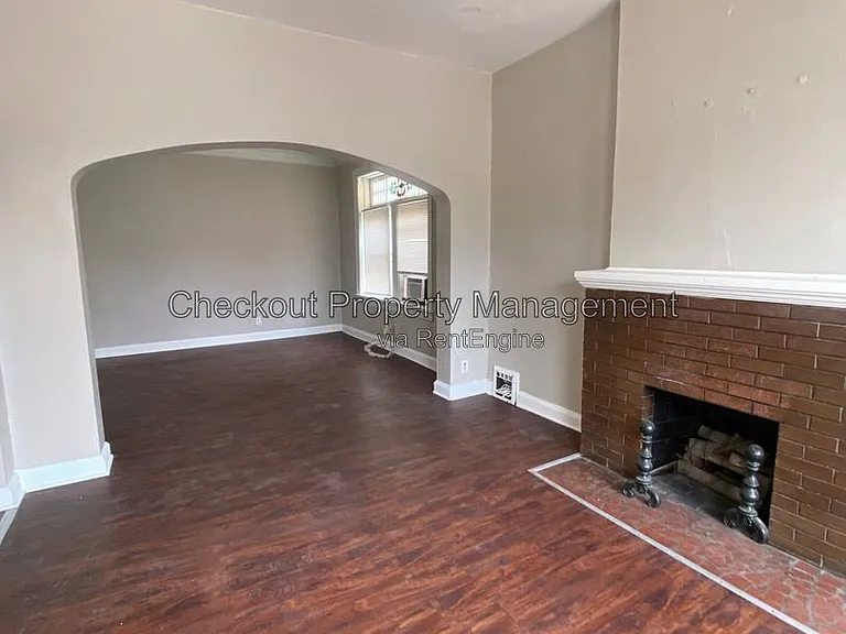 5967 Cates Ave — Photo 2