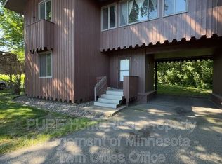 1514 N Timber Rdg, Minneapolis, MN 55432