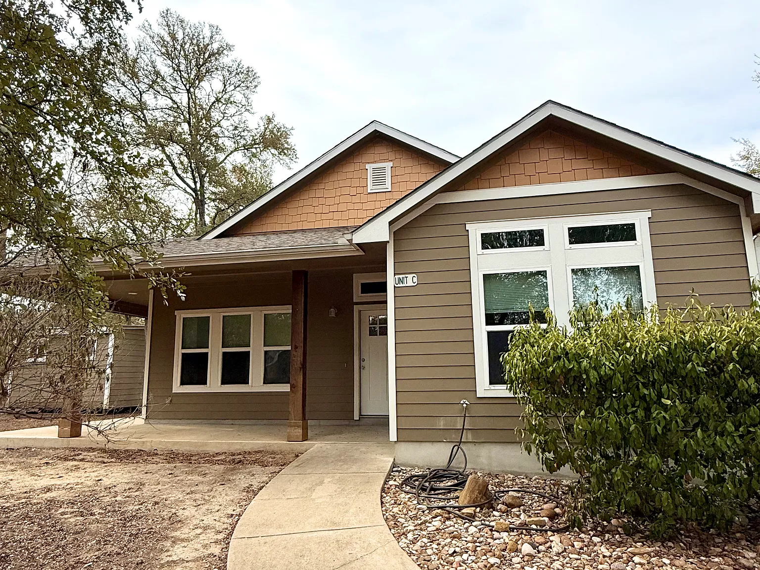 3 bed, 1600 sqft, $2,095 — Photo 3