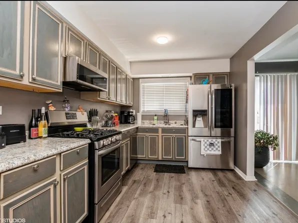 9345 S Pulaski Rd #1E, Evergreen Park, IL 60805