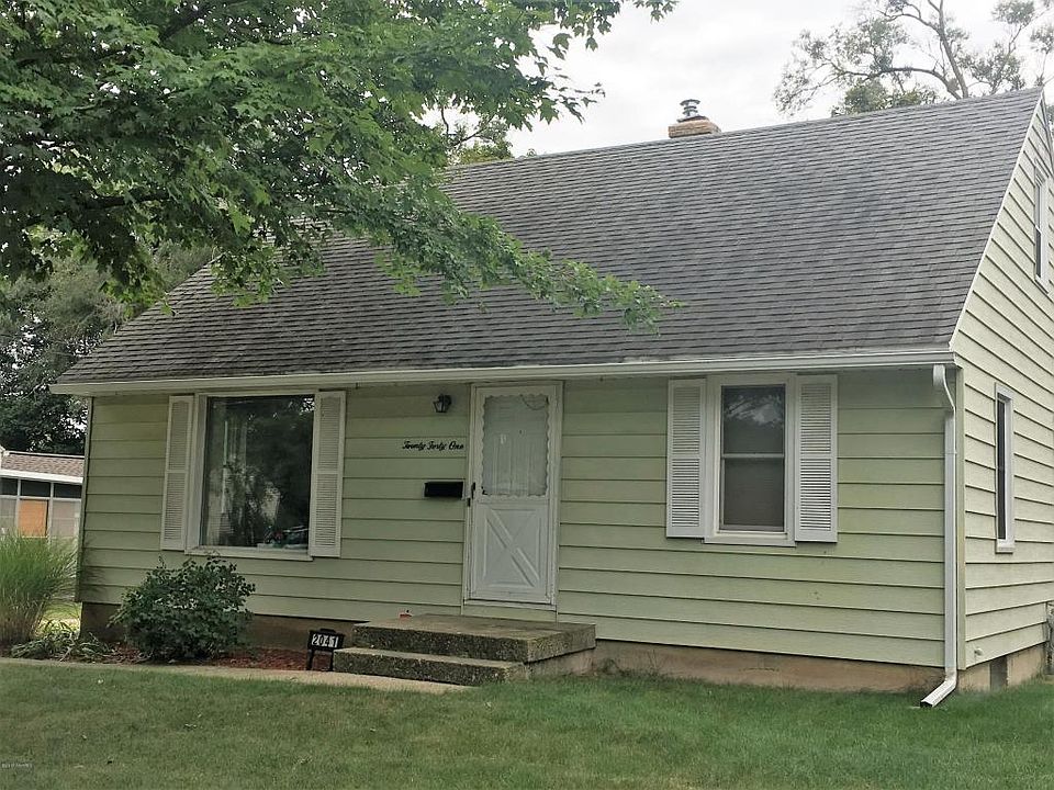 1st image of 2041 Collingwood Ave SW