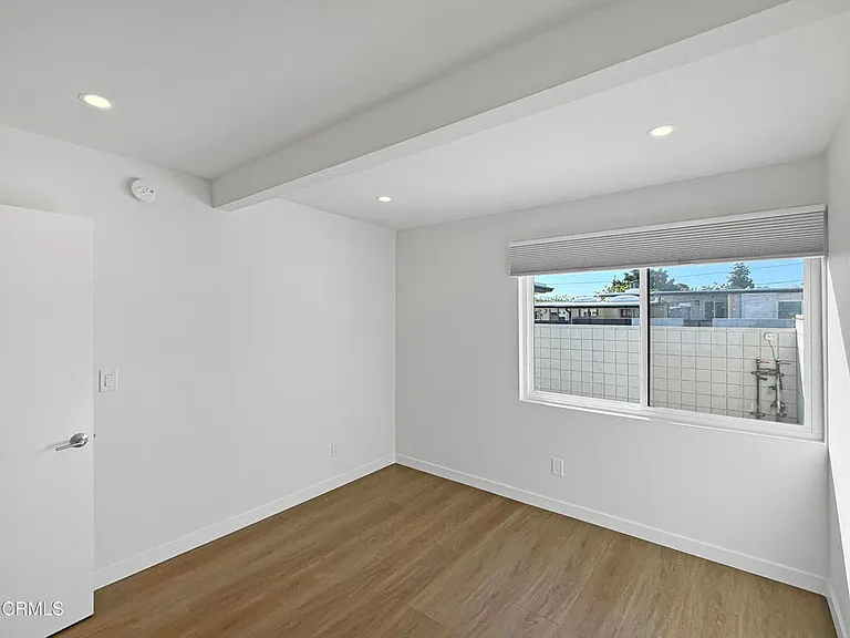 61 Redwood Ave — Photo 27