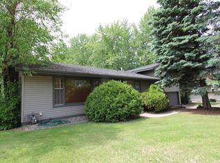 116 Elm Dr, Carver, MN 55315