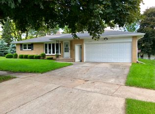 1678 Ranchland Dr, Green Bay, WI 54304