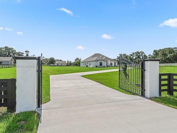 5th image of 7041 NE 22nd Court Rd