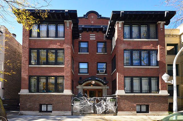 1st image of 4174 N Clarendon Ave #1S